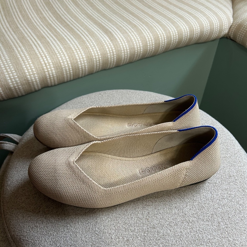 Cream Rothy’s Ballet Flats Sz 7 - Picture 2 of 5